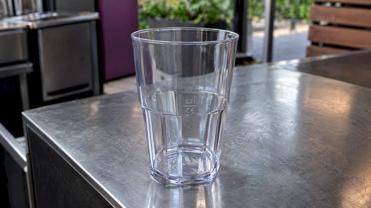 Tritan-Mehrwegbecher mit 0,2-Liter-Messstrich